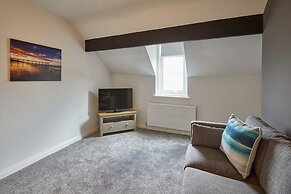 Host Stay Emerald Hideaway