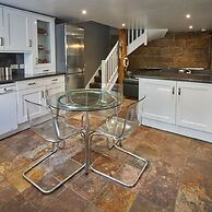 Host Stay Brunswick Cottage