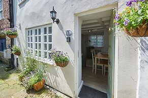 Host Stay Jet Cottage