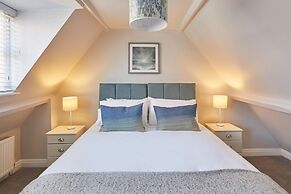 Host Stay Jet Cottage