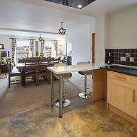 Host Stay Harbour View House