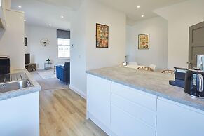 Host Stay Apartment B Cornerhouse Apartments