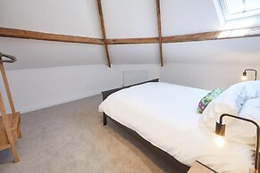 Host Stay Apartment B Cornerhouse Apartments