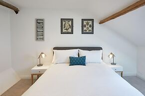 Host Stay Apartment B Cornerhouse Apartments