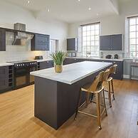 Host Stay Dunsley Chapel