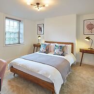 Host Stay Dunsley Chapel