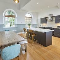 Host Stay Dunsley Chapel