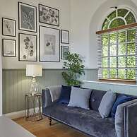 Host Stay Dunsley Chapel