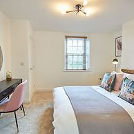 Host Stay Dunsley Chapel