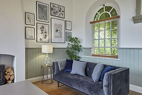 Host Stay Dunsley Chapel