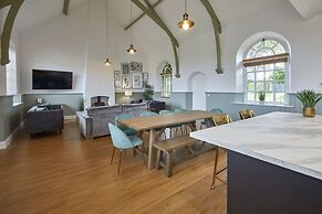 Host Stay Dunsley Chapel