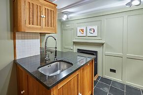 Host Stay Henderson House