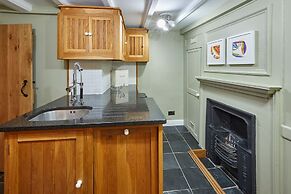 Host Stay Henderson House