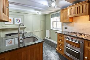 Host Stay Henderson House