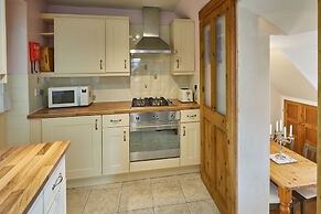 Host Stay Esk View Cottage