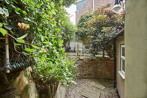 Host Stay Esk View Cottage