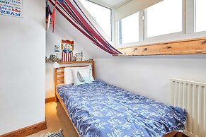 Host Stay Esk View Cottage