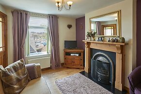 Host Stay Esk View Cottage