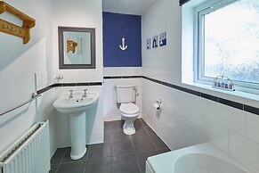 Host Stay Esk View Cottage