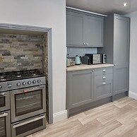 Host Stay Riftswood Ruby