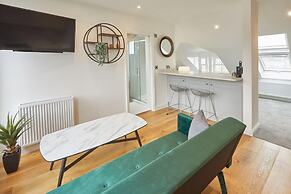 Host Stay The Birds Nest