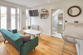 Host Stay The Birds Nest