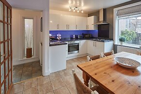 Host Stay Tenby Cottage