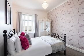 Host Stay Regency Mansions Apartment