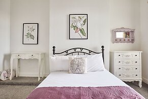 Host Stay Regency Mansions Apartment