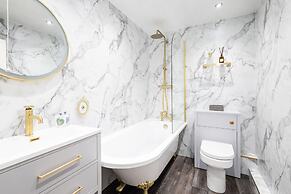 Host Stay Regency Mansions Apartment