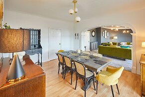 Host Stay Regency Mansions Apartment