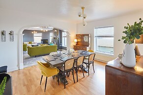 Host Stay Regency Mansions Apartment