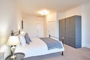 Host Stay Regency Mansions Apartment