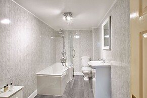 Host Stay Regency Mansions Apartment