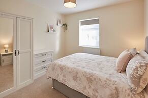 Host Stay South Cliff Apartment