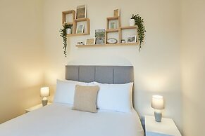 Host Stay South Cliff Apartment