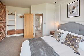 Host Stay Umpire s Watch North Marine House