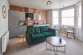 Host Stay Umpire s Watch North Marine House