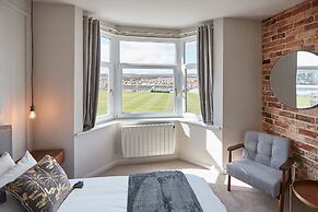 Host Stay Umpire s Watch North Marine House