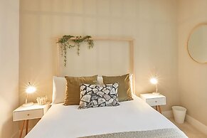 Host Stay Retreat By The Sea