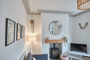 Host Stay Retreat By The Sea