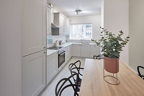 Host Stay Endeavour I