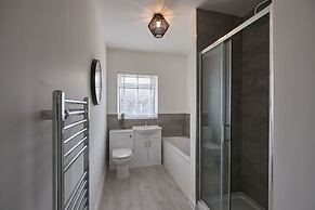 Host Stay Endeavour II