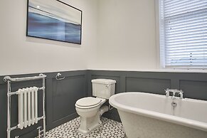 Host Stay Huntcliff View Apartment
