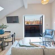 Host Stay Skyline Apartment