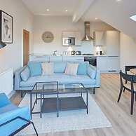 Host Stay Skyline Apartment