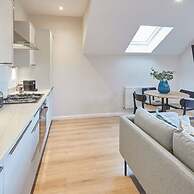 Host Stay Skyline Apartment