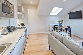 Host Stay Skyline Apartment