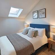 Host Stay Skyline Apartment