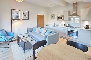 Host Stay Skyline Apartment